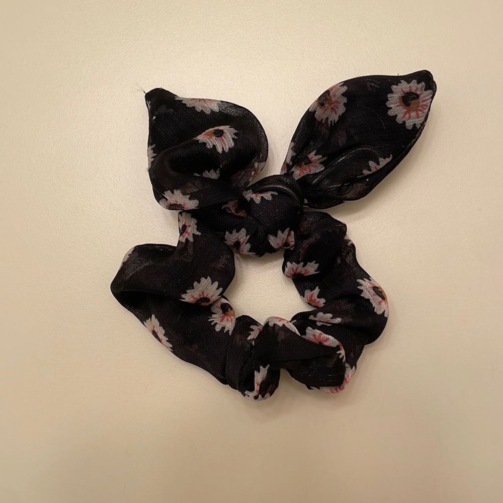 Floral scrunchie